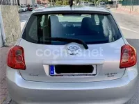 Usado Toyota Auris Luna 90 CV (66 kW) 2007 Gris / plata Utilitario