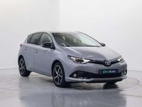Usado Toyota Auris Hybrid 99 CV (72 kW) 2017 Plateado Berlina