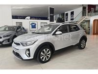 Usado Kia Stonic 79 CV (58 kW) 2024 Gris / plata SUV