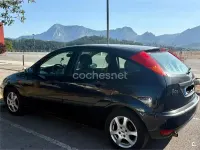 Usado Ford Focus Trend 100 CV (73 kW) 2003 Negro Berlina