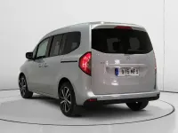 Usado Mercedes T180 116 CV (85 kW) 2023 Gris Monovolumen