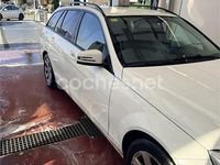 Usado Mercedes C180 120 CV (88 kW) 2015 Blanco Familiar