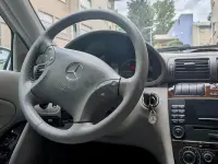 Usado Mercedes C200 Elegance 122 CV (89 kW) 2005 Gris / plata Berlina