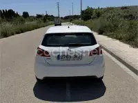 Usado Peugeot 308 Access 110 CV (80 kW) 2015 Blanco Berlina