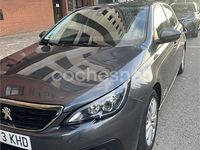 Usado Peugeot 308 Active 130 CV (95 kW) 2018 Gris / plata Berlina
