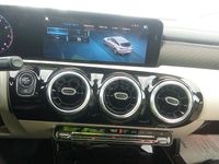 Usado Mercedes CLA200 Shooting Brake 163 CV (119 kW) 2020 Negro Familiar