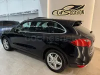 Käytetty Porsche Cayenne 400 HP (294 kW) 2011 Musta Katumaasturi
