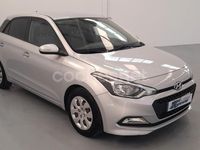 Usado Hyundai i20 GO! 75 CV (55 kW) 2015 Gris / plata Berlina