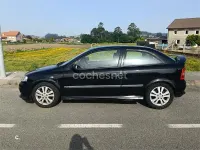 Usado Opel Astra Sport 100 CV (73 kW) 2000 Negro Berlina