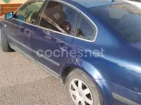 Usado VW Passat 70 CV (51 kW) 1987 Azul Berlina
