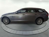 Usado Jaguar XF Sportbrake Prestige 180 CV (132 kW) 2019 Gris Familiar