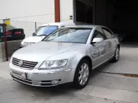 Usado VW Phaeton 225 CV (165 kW) 2006 Gris / plata Berlina