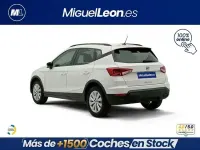 Usado Seat Arona Style 110 CV (80 kW) 2023 Blanco SUV