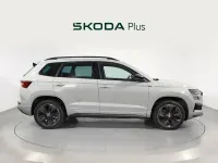 Usado Skoda Karoq SportLine 150 CV (110 kW) 2022 Gris SUV