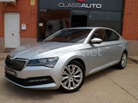 Usado Skoda Superb Ambition 150 CV (110 kW) 2021 Gris / plata Berlina
