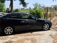 Usado Mercedes C200 122 CV (89 kW) 2005 Negro Berlina