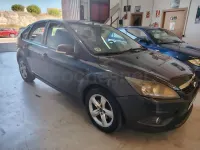 Usado Ford Focus Trend 90 CV (66 kW) 2009 Azul Berlina