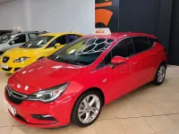 Usado Opel Astra Business 110 CV (80 kW) 2016 Rojo Berlina