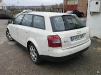 Usado Audi A4 130 CV (95 kW) 2003 Blanco Familiar