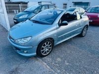Usado Peugeot 206 CC 110 CV (80 kW) 2006 Gris / plata Descapotable
