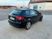 Usado Audi A3 Attraction 140 CV (102 kW) 2012 Negro Utilitario