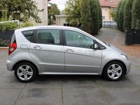 Usado Mercedes A180 Avantgarde 116 CV (85 kW) 2010 Gris / plata Monovolumen
