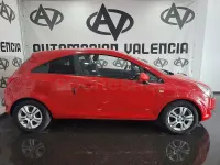 Usado Opel Corsa 85 CV (62 kW) 2010 Rojo Utilitario