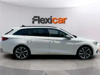 Usado Seat Leon FR 150 CV (110 kW) 2021 Blanco Familiar