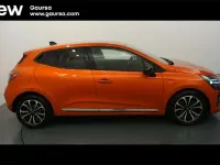 Usado Renault Clio V Techno 90 CV (66 kW) 2023 Naranja Berlina