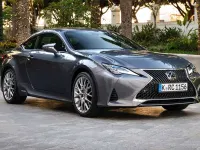 Usado Lexus RC300h Executive Line 223 CV (164 kW) 2018 Rojo Coupe
