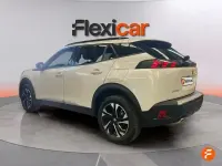 Usado Peugeot 2008 Allure 130 CV (95 kW) 2023 Blanco SUV