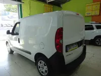Usado Fiat Doblò 90 CV (66 kW) 2022 Blanco Monovolumen