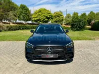 Usado Mercedes E220 194 CV (142 kW) 2022 Gris / plata Familiar