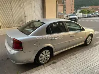 Usado Opel Vectra Elegance 125 CV (91 kW) 2003 Gris / plata Berlina