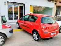 Usado Renault Clio II 100 CV (73 kW) 2008 Rojo Berlina