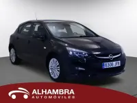 Usado Opel Astra Selective 116 CV (85 kW) 2015 Negro Utilitario