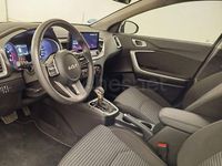 Usado Kia Ceed 100 CV (73 kW) 2025 Gris / plata Utilitario