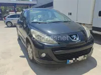 Usado Peugeot 207 Access 70 CV (51 kW) 2012 Negro Berlina