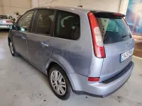 Usado Ford Focus Titanium 136 CV (100 kW) 2005 Azul Berlina