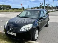 Usado Dacia Sandero Ambiance 75 HP (55 kW) 2012 Preto Sedan