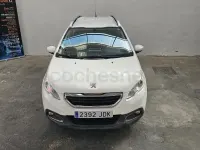 Usado Peugeot 2008 Allure 100 CV (73 kW) 2015 Blanco SUV