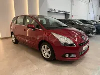 Usado Peugeot 5008 Active 150 CV (110 kW) 2011 Granate Monovolumen