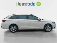 Usado Seat Leon Style 115 CV (84 kW) 2022 Blanco