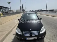 Usado Mercedes A180 Exclusive 109 CV (80 kW) 2010 Negro Monovolumen
