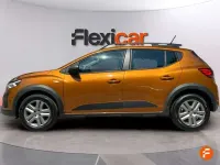Usado Dacia Sandero Essentiel 91 CV (66 kW) 2023 Amarillo Utilitario