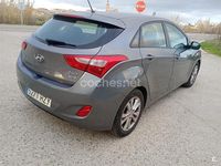 Usado Hyundai i30 110 CV (80 kW) 2014 Gris / plata Berlina