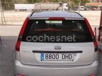Usado Ford Fiesta 80 CV (58 kW) 2005 Blanco Utilitario