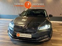 Usado Skoda Superb Style 200 CV (147 kW) 2022 Gris / plata Familiar