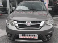 Usado Fiat Freemont Urban 170 CV (125 kW) 2012 Gris / plata SUV