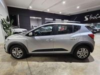 Usado Dacia Sandero Essentiel 101 CV (74 kW) 2021 Gris Utilitario